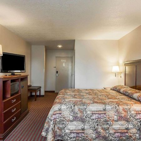 Bridgeway Inn & Suites Sublimity Exteriör bild
